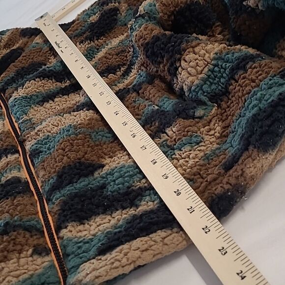 Divided sz M faux fleece camouflaged jacket - Picture 4 of 11